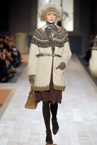 Look 18